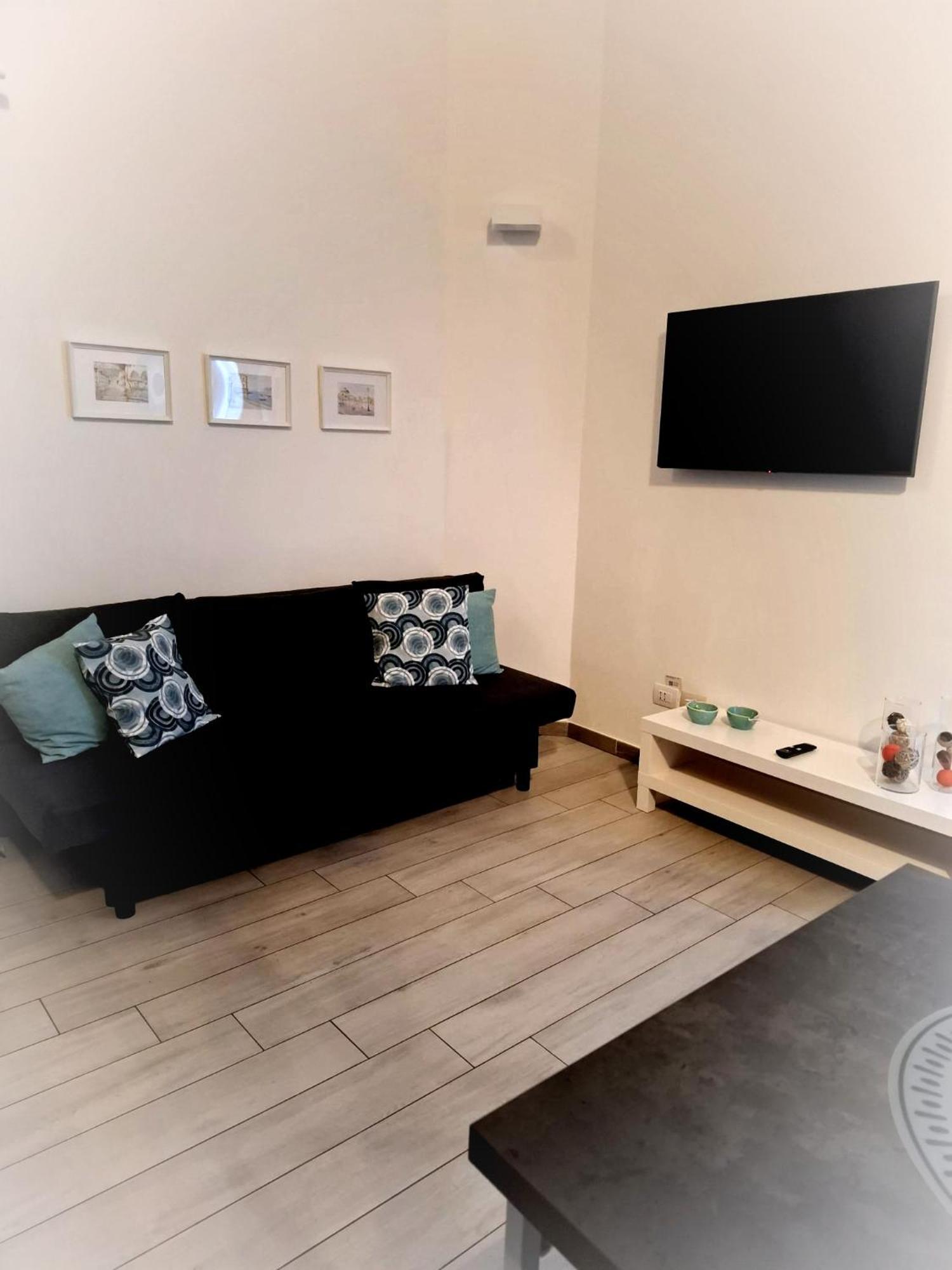 Akihome Portanova Naples Exterior photo